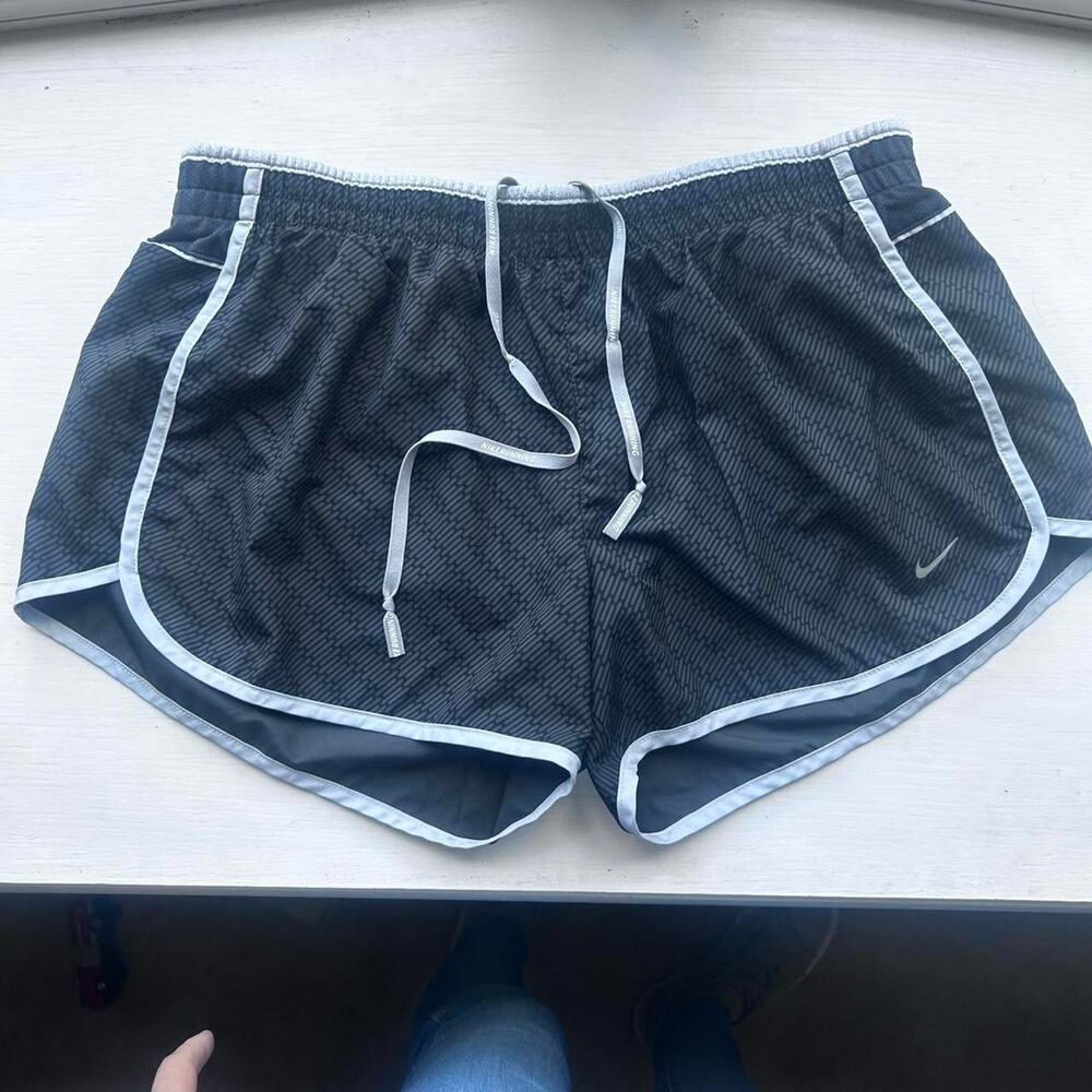 Nike dri fit running shorts womens Large EUC athletic workout‎